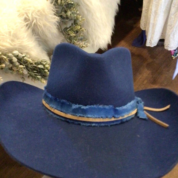 New ! Wyeth cowgirl rare !
